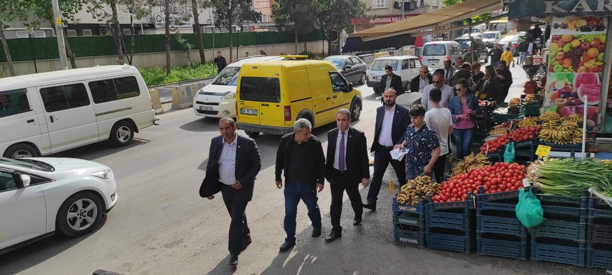 iyipar's tweet photo. Yönetim kurulu üyelerimiz,İl teşkilatı ve milletvekili adaylarımızla birlikte Karşıyaka Korutürk caddesinde esnaf ziyareti yaptık.
@iyiparti @meral_aksener @MehmetBasaran27 @UGUR__POYRAZ @senolsunat https://t.co/PlogYOTi5C
