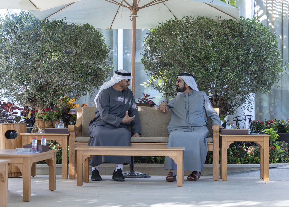 HHShkMohd's tweet photo. التقيت اليوم أخي رئيس الدولة حفظه الله في استراحة المرموم .. لقاءاتنا في الوطن ومن أجل الوطن ..  وقادمنا الوطني أجمل وأفضل بإذن الله .. https://t.co/k0f5zUnSdk