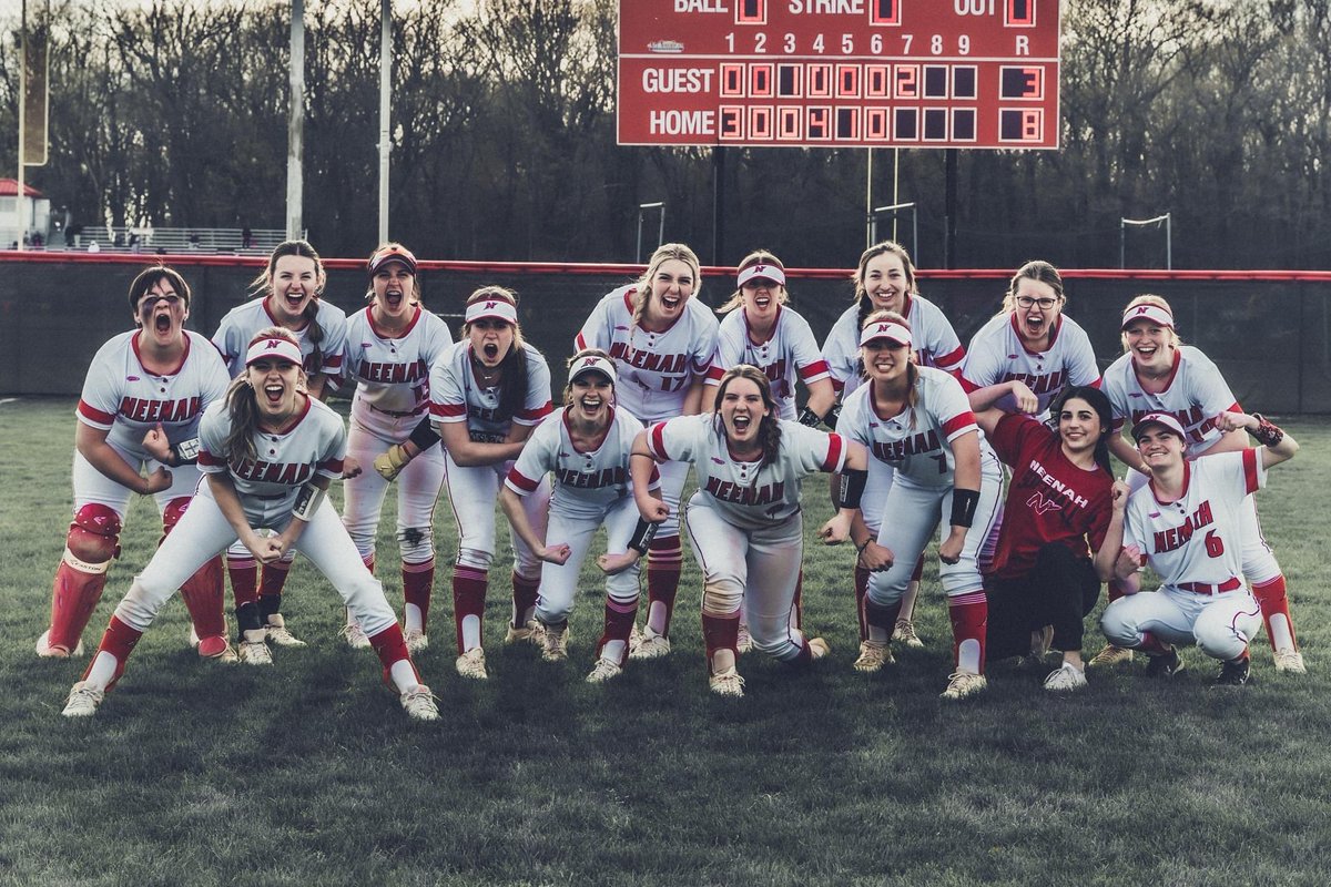NeenahSoftball's tweet photo. Varsity crew closes out the week with a win over Hortonville (8-3)
JV battled tough, losing 3-6
Keep working🚀🥎 https://t.co/DXxyiePK1A
