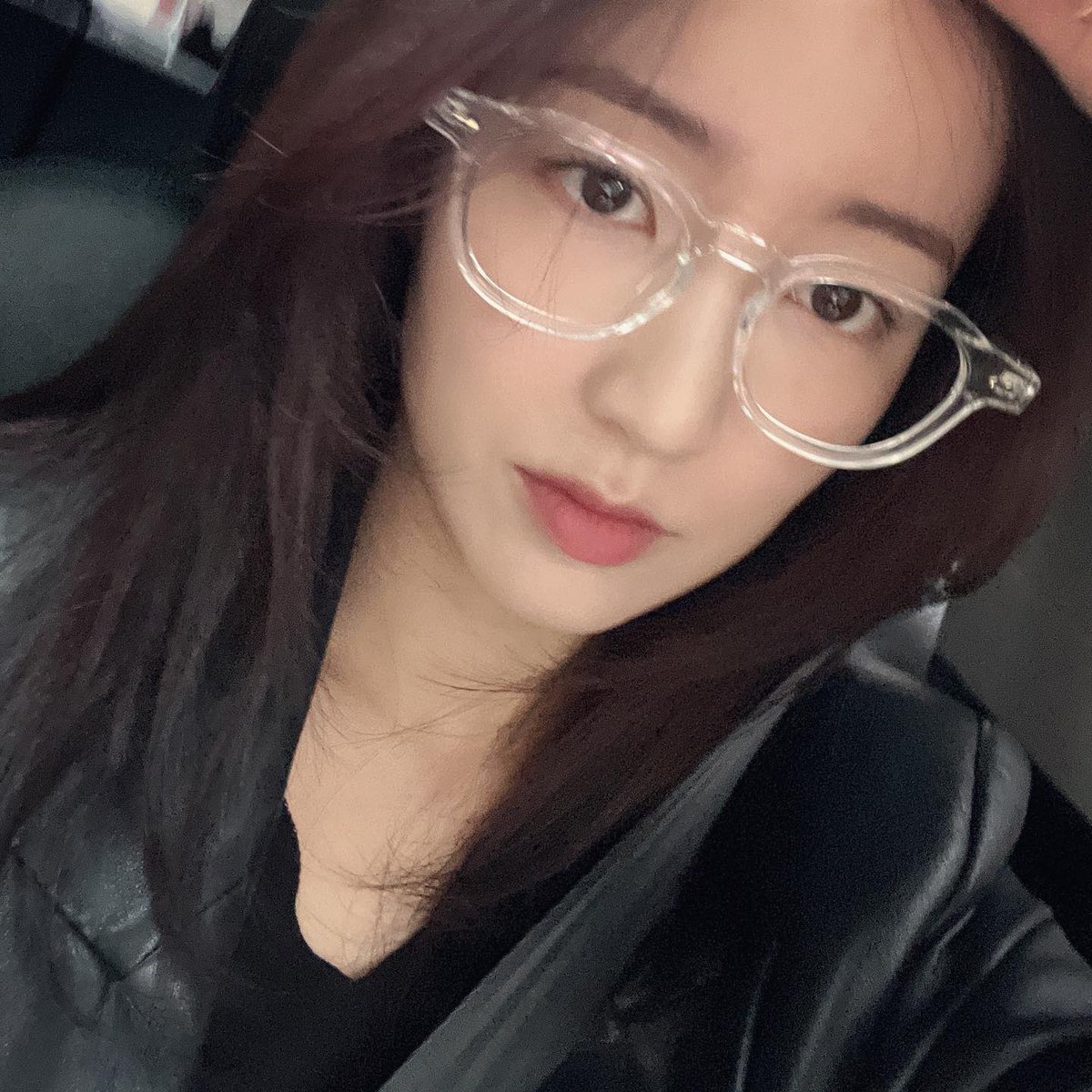 Todaybora's tweet photo. 우리들의 작지만 강한 리더 하나이자 호기심 많은 라쿤이자 다정한 친구같은 보라이기도 한 신연서 배우님.. 💜🐰💜
올해도 매일이 새롭고 모든 세상이 빛나는 영감 가득한 하루였으면 좋겠어. 생일 축하해요 내 영원한 아이돌 ! https://t.co/UVEXzqPW2e