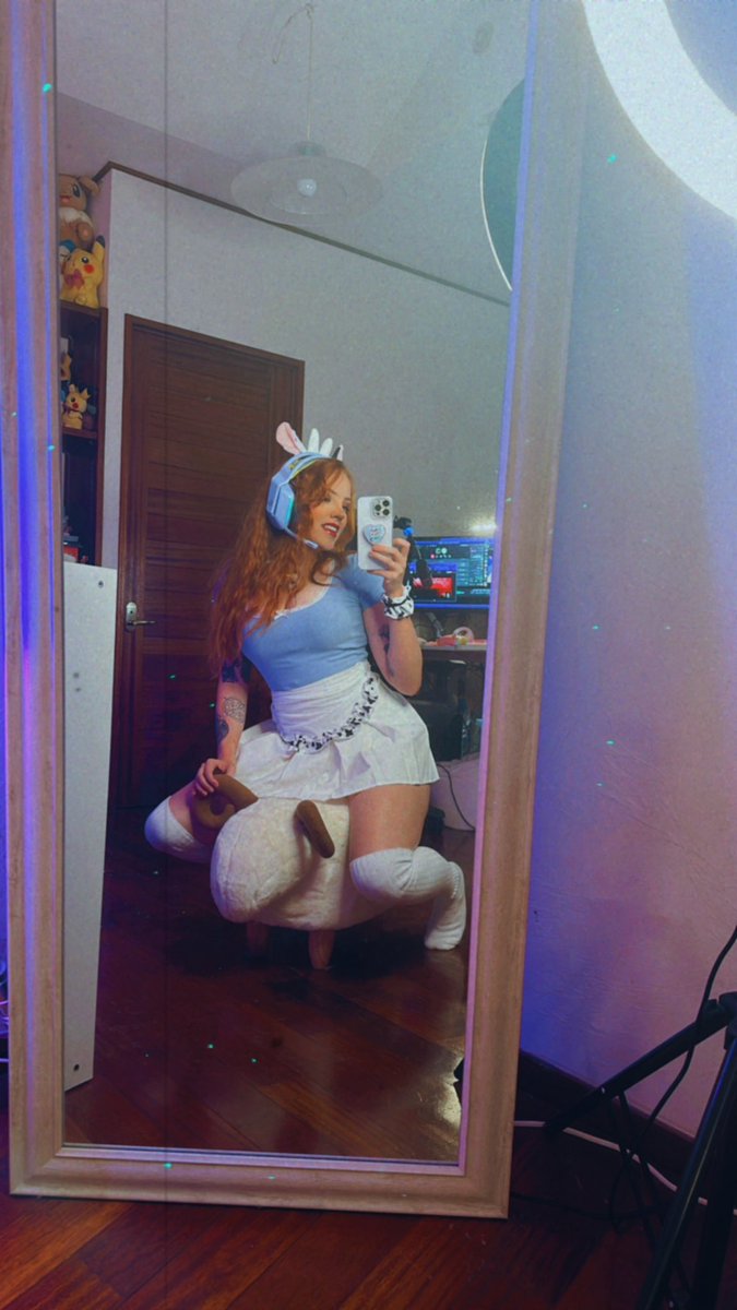 lassie_lou's tweet photo. Come play with me on twitch! #twitch #smallstreamer https://t.co/QrdoE7m0gS