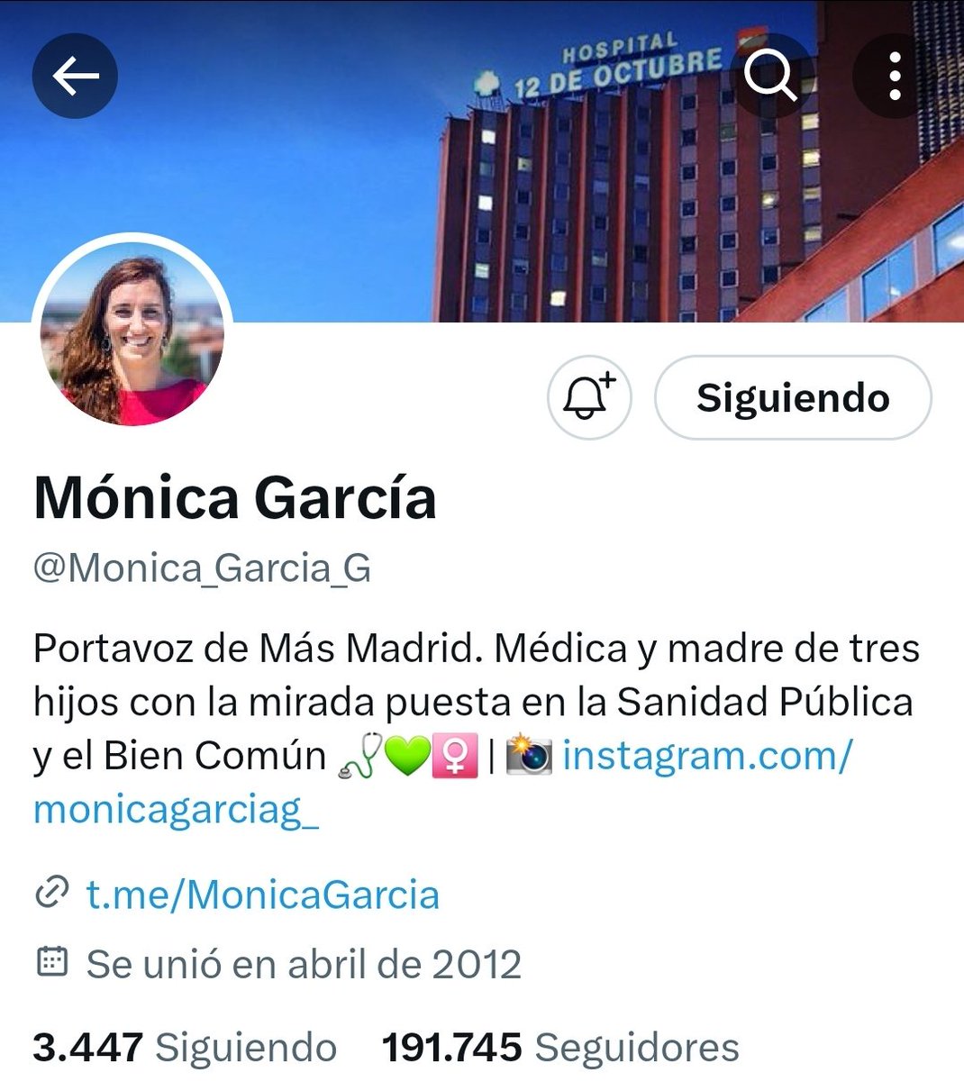EnFlandes's tweet photo. Los tres hijos de @Monica_Garcia_G tienen la mirada puesta en la Sanidad Publica y el bien común.

Que alguien me explique cómo se ha sacado medicina esta mujer... https://t.co/RmX6Ayg24R