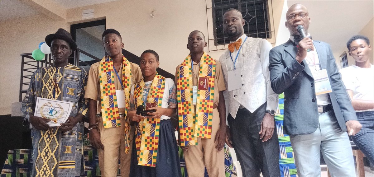BotDepart's tweet photo. Le Concours d'Orthographe à Anyama 🇨🇮

Félicitation aux vainqueurs : 
•1ere Mll Soro Alice en 4e au Collège Moderne Plateau
•2e Logoua Bi en 3e Collège Privé Yahi Serehi Anyama 
•3e Ouattara Ilias en 3e au Groupe Scolaire Koffi Ago Anyama. 
Merci à M… https://t.co/8hCrUSRG0g