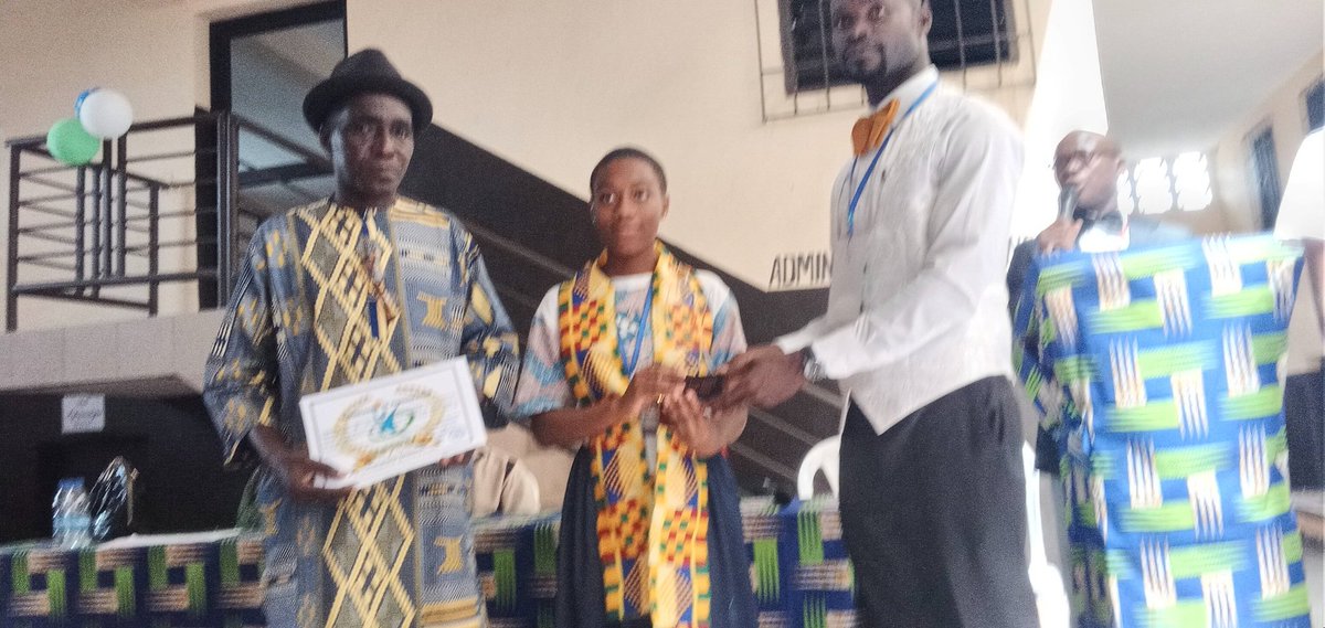 BotDepart's tweet photo. Le Concours d'Orthographe à Anyama 🇨🇮

Félicitation aux vainqueurs : 
•1ere Mll Soro Alice en 4e au Collège Moderne Plateau
•2e Logoua Bi en 3e Collège Privé Yahi Serehi Anyama 
•3e Ouattara Ilias en 3e au Groupe Scolaire Koffi Ago Anyama. 
Merci à M… https://t.co/8hCrUSRG0g