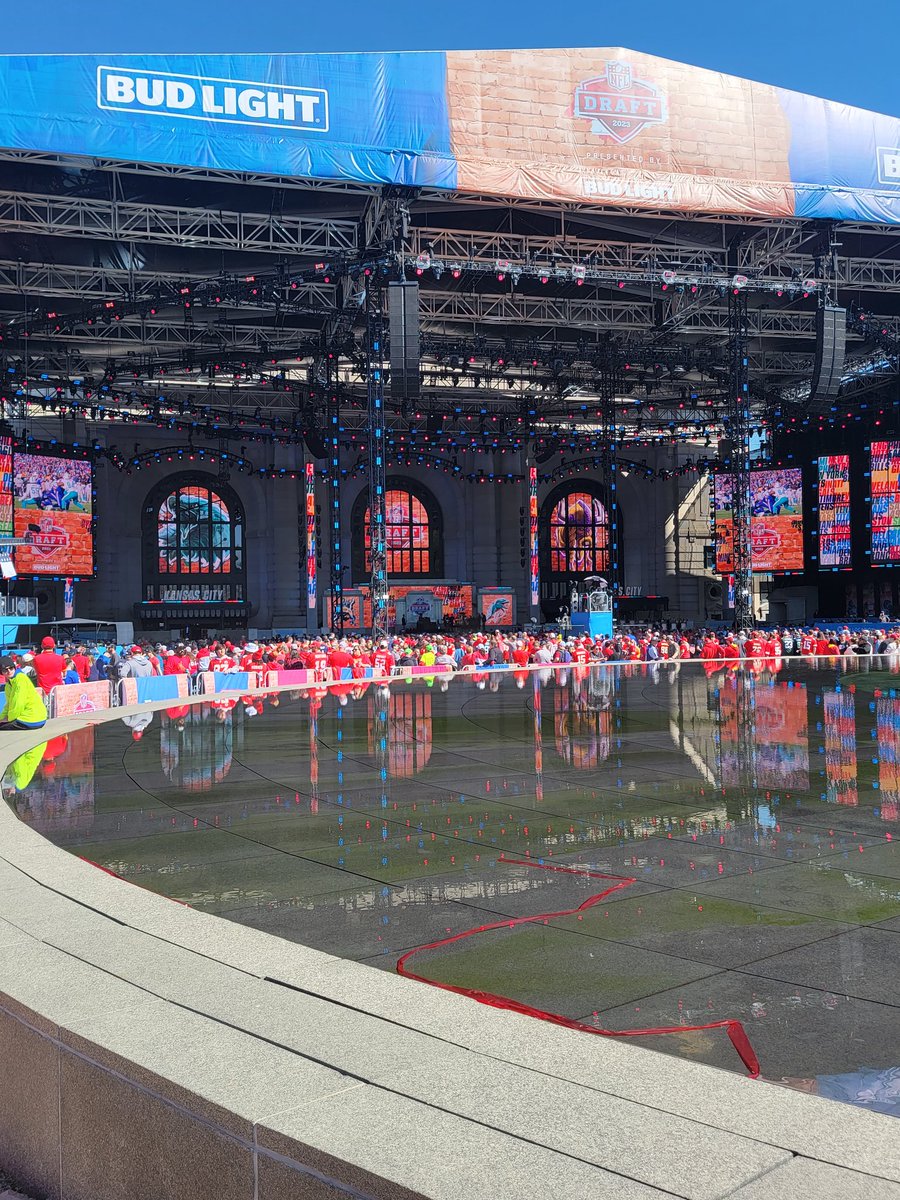 ezemry4's tweet photo. #NFLDraft2023 https://t.co/eGnQJka9Ni