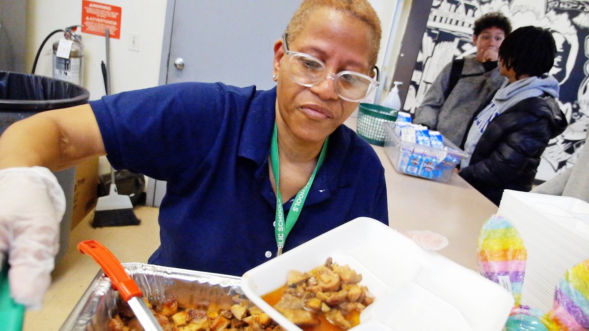 NRWIB's tweet photo. Carla Cooper didn't let disability stand in the way of success. She used the state's Ticket to Work program to help, graduating Culinary School at the St. Vincent DePaul Mission. Carla now has a job she loves, working with young people in city schools. 
https://t.co/n4KEPYhv6N https://t.co/hBIVngnnFi