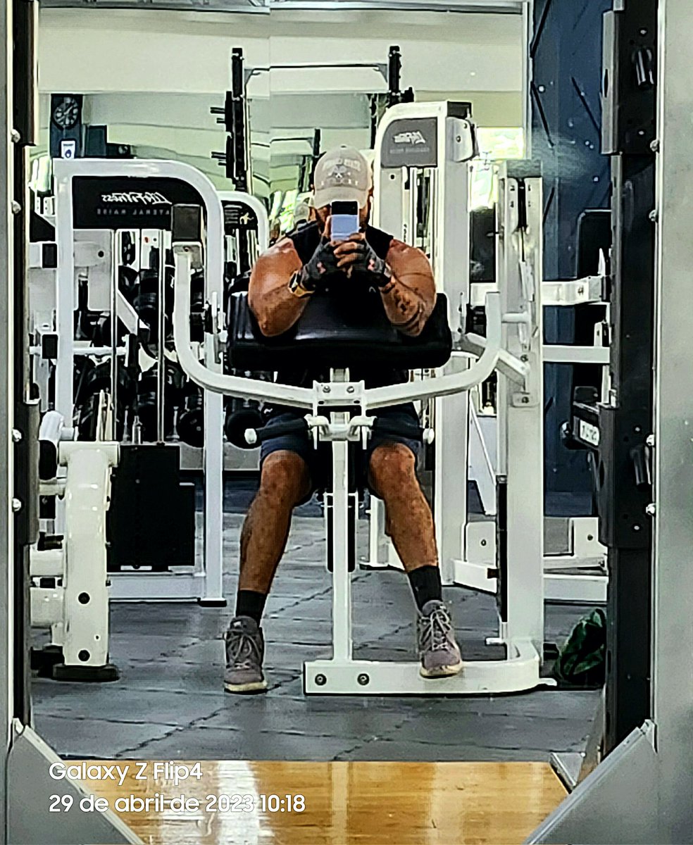 AbogadoFeroz's tweet photo. Bรญceps day ๐๐ผ #TimeToHitTheGym https://t.co/fYpwwI8UOf
