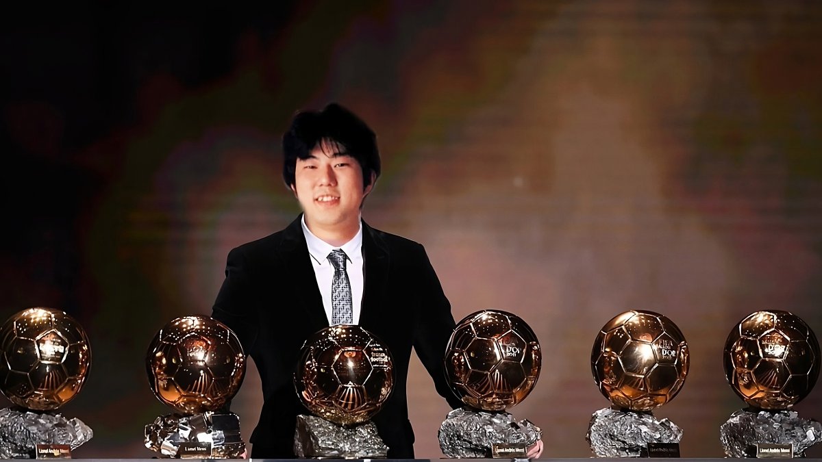 MangaScopper's tweet photo. J'ai le grand HONNEUR de mettre en place aujourd'hui le :
  🏆 Chapitre d'Or One Piece  🏆

Qui comme le Ballon d'Or au foot permettra d'élire le meilleur chapitre de One Piece de l'année 2022 !
Dans un vote unique choisissez votre chapitre préféré !
-
-
-
https://t.co/qQVbl4Z0x5 https://t.co/9ExKfRmAcc