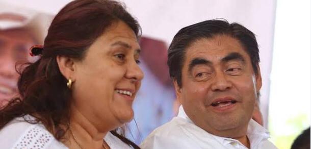 Su "Nueva Clase Politica" replegada como ratones...el chal de la viuda cada vez se encoge mas.