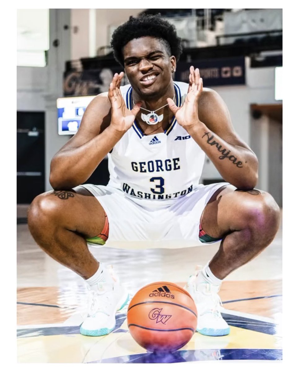 GW landed a major transfer in Darren Buchanan Jr. 

Here’s a quick summary of what the former DC Gatorade Player of the Year brings to the table for this rapidly rising GW basketball team

⬇️⬇️⬇️

gwradio.com/gw-lands-commi…