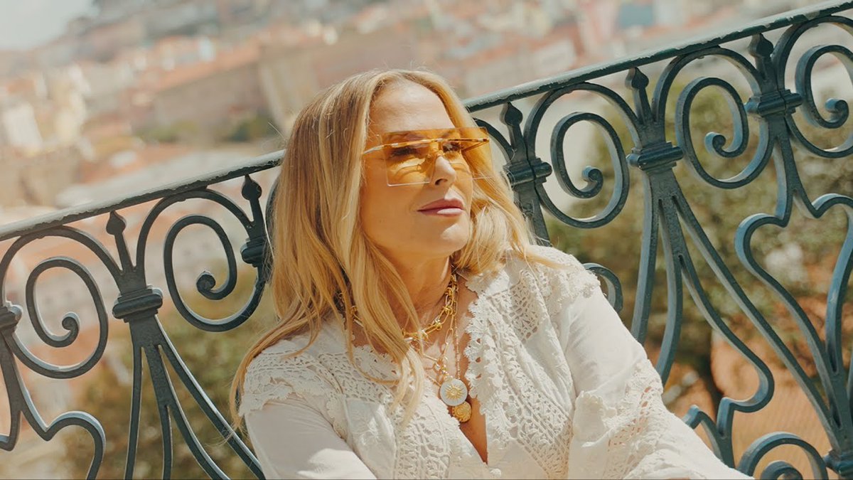#Anastacia is finally back with her brand new single, #BestDays, landing at #14 on the Worldwide iTunes song chart and #5 on iTunes Europe! Its the lead track from her eagerly anticipated 8th studio album #OurSongs, out April 28!💪💥1️⃣4️⃣🌎🎵🎶📈➕5️⃣🎵🌍🔥👑💛