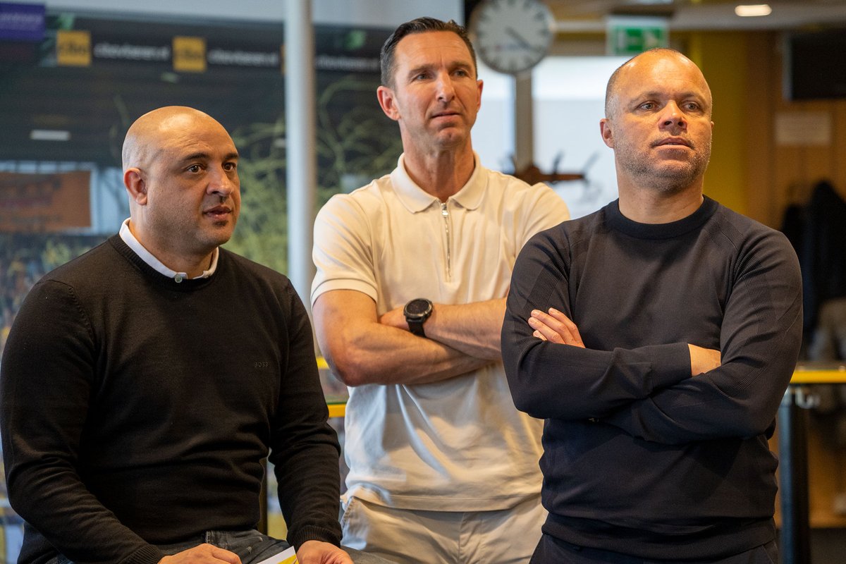 NACnl's tweet photo. Vandaag verwelkomen we helden van weleer van de jaren 2000 t/m 2003 in het Rat Verlegh Stadion. Een fijne wedstrijd gewenst heren!

#NACpraat #NACrod https://t.co/8cNDH77vdN