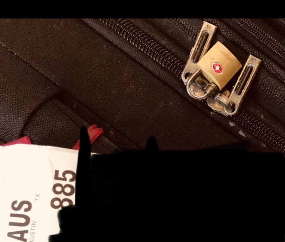 Brickellista305's tweet photo. AA @AmericanAir is notorious for flight delays and lost &amp; damage luggages. Furthermore to wrongfully accuse &amp; bully passengers and say that passengers do not take proper care 2secure luggages before handling over to checked luggage so AA can deny claims !
https://t.co/NE2ZjdETob https://t.co/wxqqe2NnCx