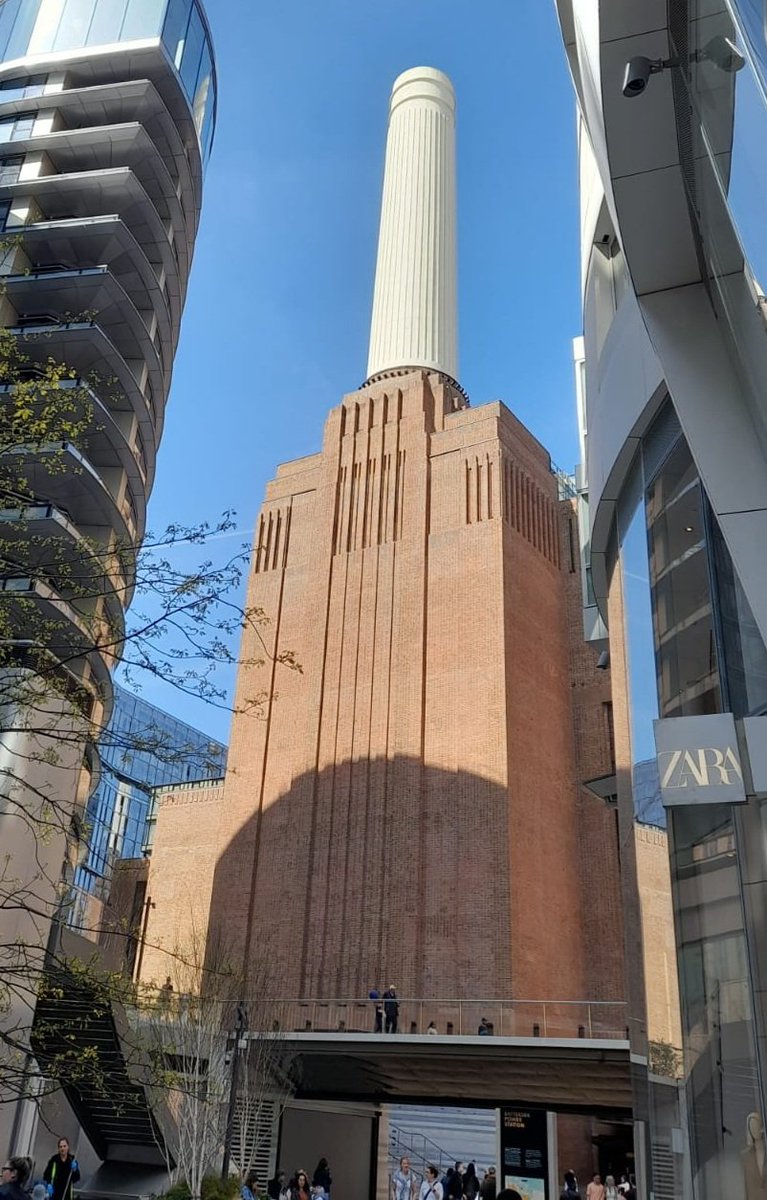 Still in work mode: can't help but be amazed at the engineering <a href="/BatterseaPwrStn/">Battersea Power Station</a>