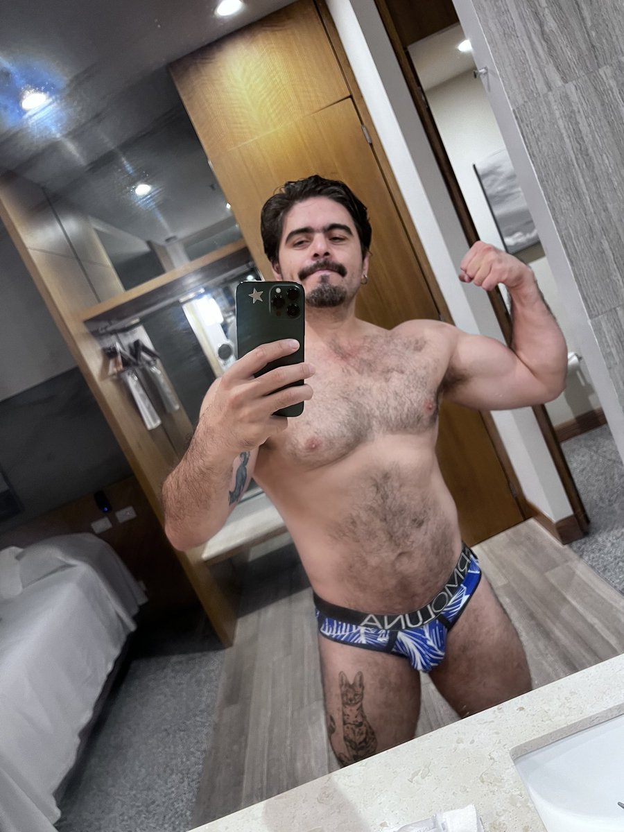 ermiantauro's tweet photo. @guillermolunamx #menunderwear https://t.co/rB0wU43qZt