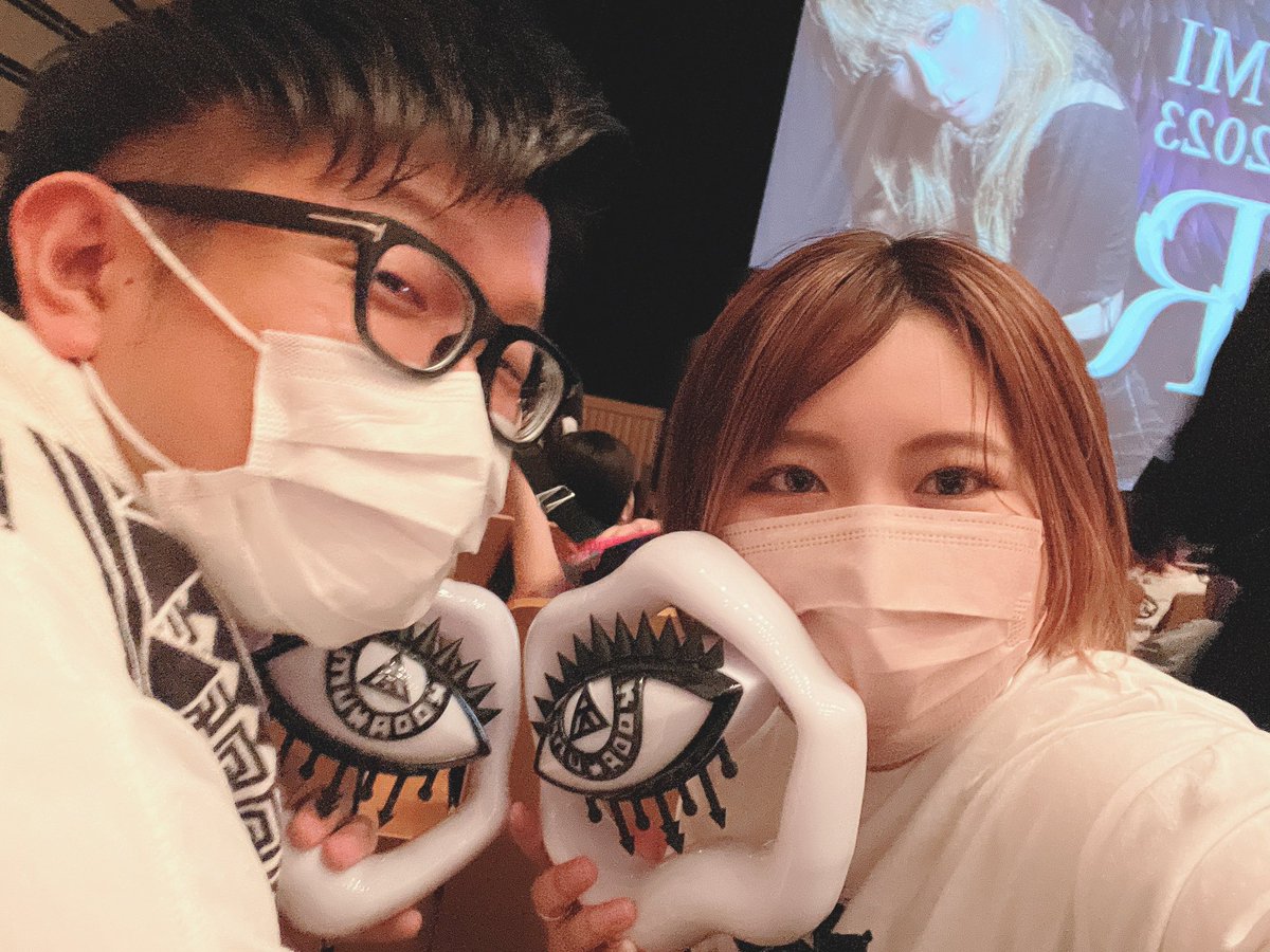 KKumiK0da's tweet photo. 憧れやったカップル参戦できて幸せ♡

久々に組員さんにも会えたし🙌
倖田來未最高やね！

#KODATURE23
#倖田來未 https://t.co/Fmr77d1GR5