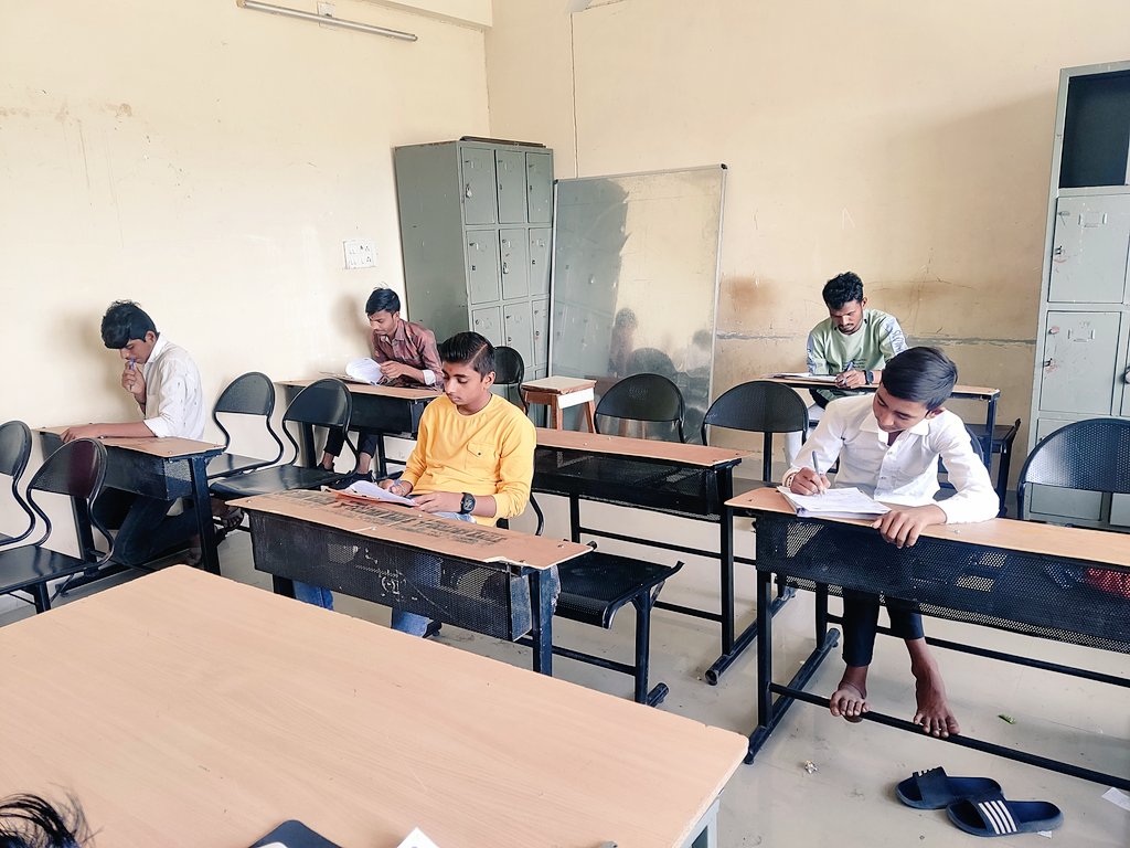 ITIBarwala's tweet photo. Recently, We organized a mock test at ITI Barwala to prepare students for the upcoming CBT exam. The aim was to help students overcome their fear of the exam and ensure they are well-prepared for the future exam day.@DETGujarat @GujLabEmpDept
@Collectorbotad @DDOBOTAD https://t.co/LSNs5zTvxH
