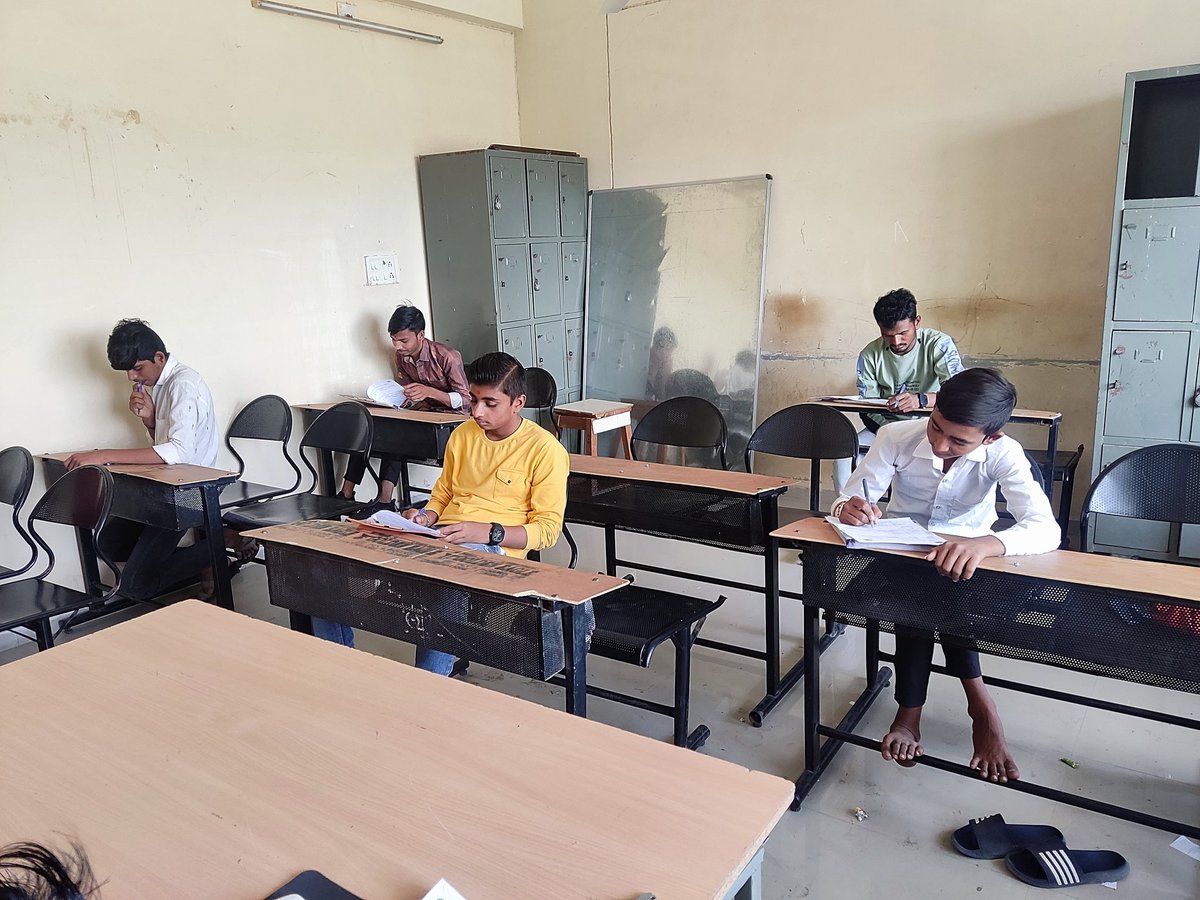 ITIBarwala's tweet photo. This helped students get a feel for the exam and understand the format better. Overall, the mock test was a success, and the students felt more confident and prepared for the upcoming CBT exam.@narendramodi @Bhupendrapbjp @mahitibotad https://t.co/RNeS3Ki3If