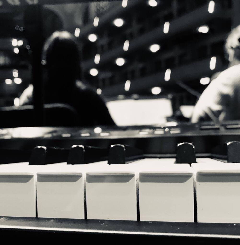 cheekane's tweet photo. Stage lights shining on
.
.
.
.
.
#CHperforms #travelingmusicians #pianistofinstagram #pianoplayer #viewfrommyoffice #difficultmusic #instagrammusicians #TalentedArtists #throwback #Chambermusic #musician #concert #instapianist #pianistlife #musicianlife… https://t.co/j3M8ts1RTS https://t.co/ZXYaklhGth