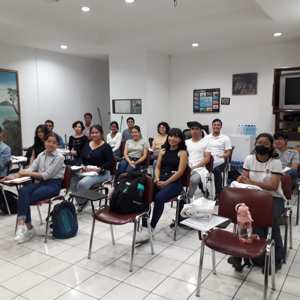 fiquni's tweet photo. Estudiantes del grupo 3M1 de IQ de la UNI visitaron este 28 de abril la Refinería PUMA en Managua, como parte de su aprendizaje en el curso de Balances de Materia y Energía, con su docente, la https://t.co/uAVH1AfLMv. Luz Violeta Molina.

#40UNI
#UNIHijadelaRevolución https://t.co/T32Bn8zjbj
