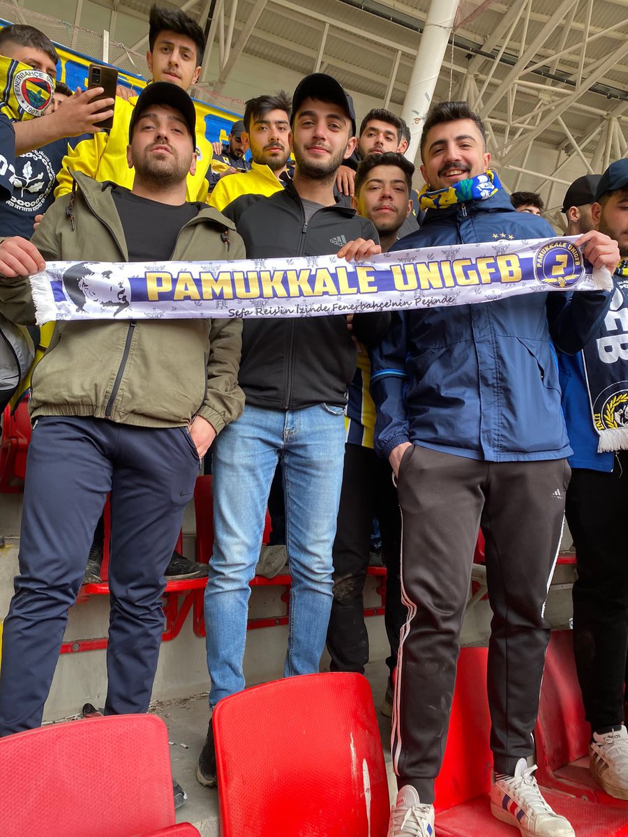 FENERBAHÇE’miz - Sivasspor maçı için tribünde yerimizi aldık.

#saldırfenerbahçe