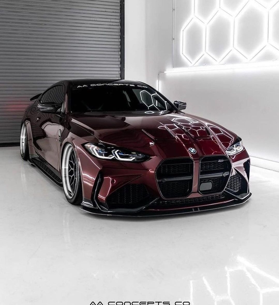ExoticBMW's tweet photo. Dragon Scale Red BMW M4 Competition 💫 https://t.co/sjFvxmjOwZ