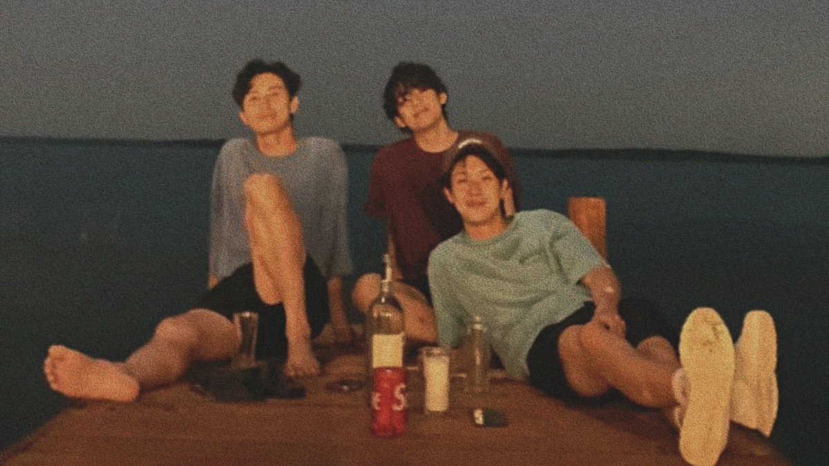 taeteland's tweet photo. this team is so dear to me, i’ll miss our intern kim ♡ https://t.co/3UmiihxMVM