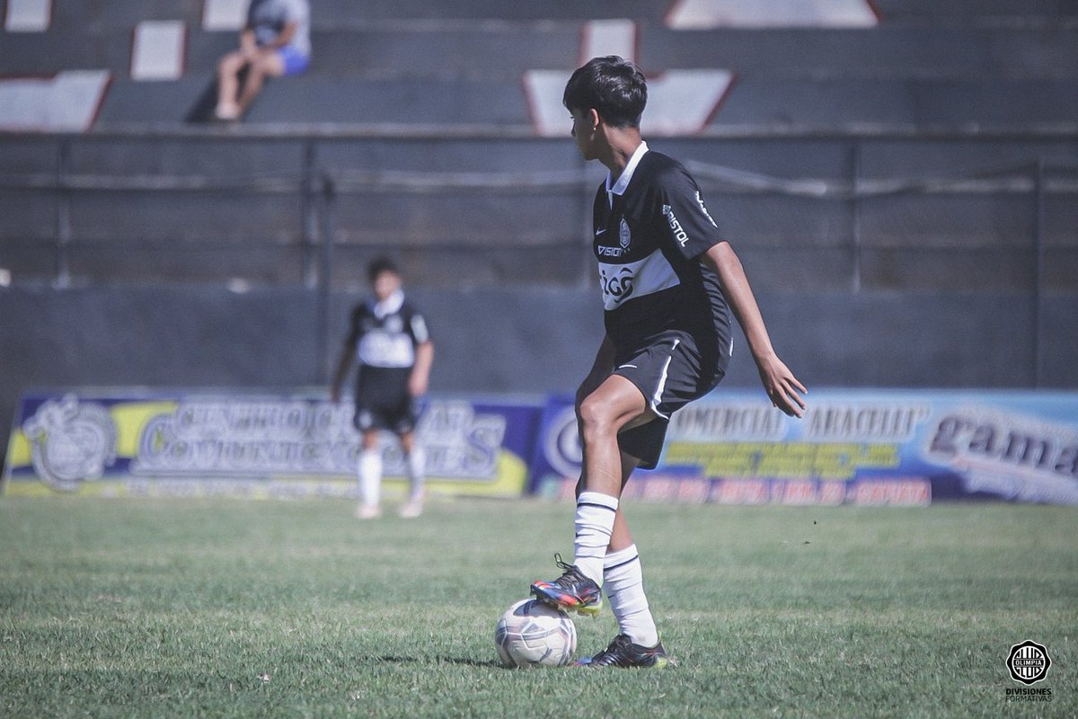 FormativasO's tweet photo. 🔳 #OlimpiaLIVE | #TorneoAnual2023

➡️ #Sub15 | Fecha 11.

📋 ¡Finalizó el encuentro y victoria franjeada!

➖Resistencia (0-3) #Olimpia 

#OlimpiaMiOrgullo ⚪⚫⚪ https://t.co/aIiEil8JJ9