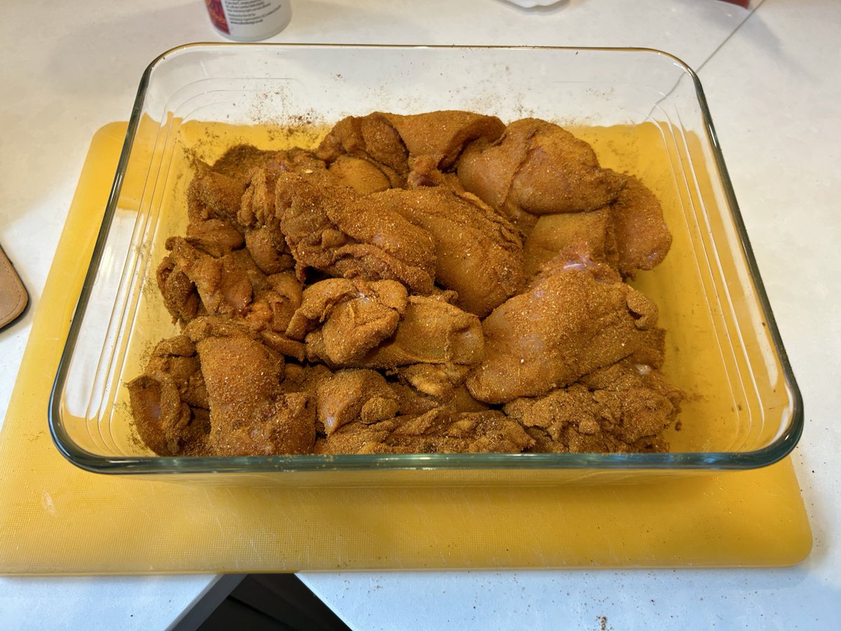 Dad1Cooking's tweet photo. Preparing for Sat night curry. Tonight it’s chunky chilli chicken masala, just marinating chicken thighs for an hour before booking. #homecooking #curry #cookingdad https://t.co/PJhtbfqwTQ