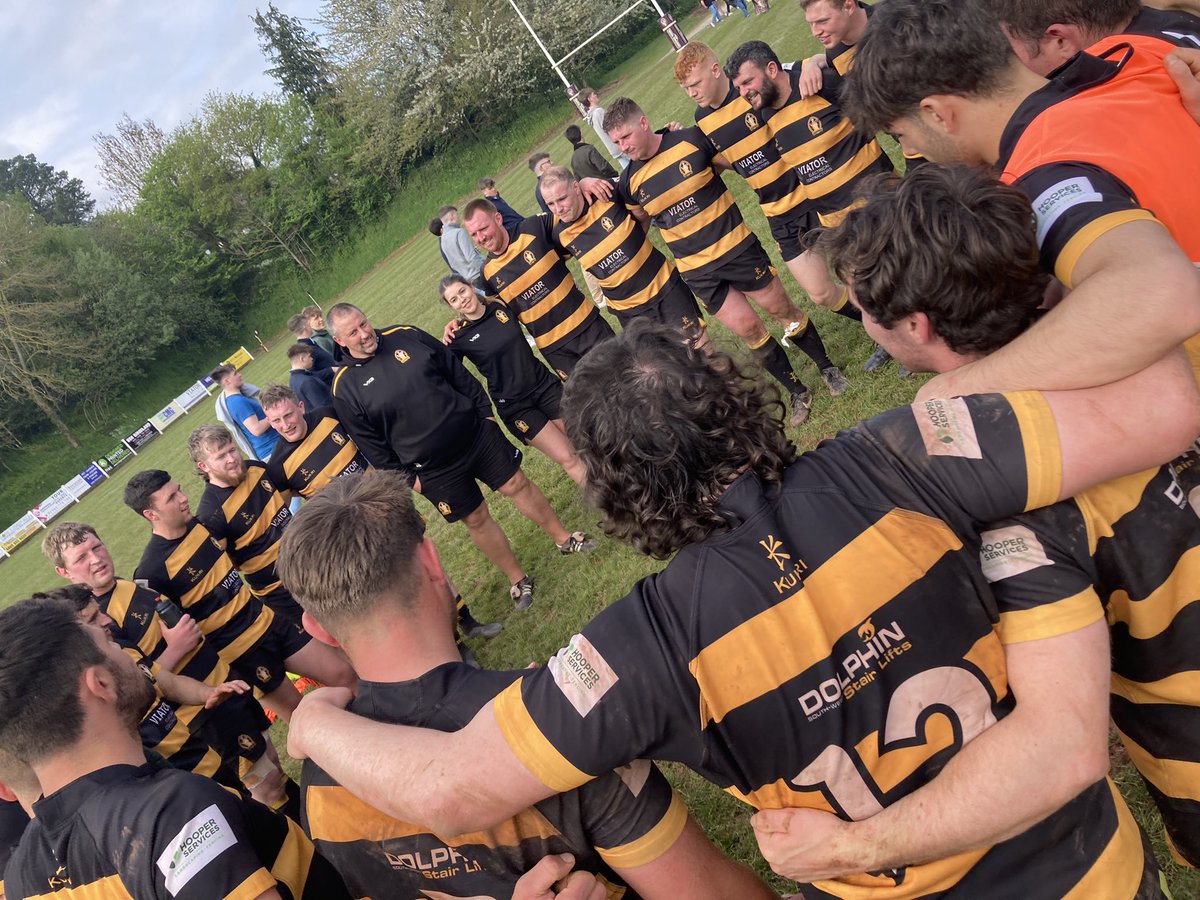 CreditonRFC's tweet image. FT at Blagdon

1st XV 30 v 24 @IvybridgeRFC 

We’re @DevonRFU Senior Shield CHAMPIONS 🏆

Enjoy the night lads 🖤💛

#kirton #blackandamber #onebigclub #devonrugby @swsportsnews @CreditonCourier
