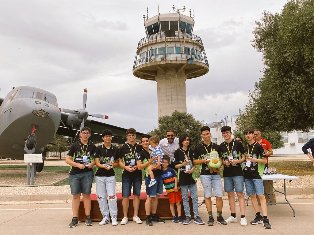 🫂🥑¡Ha sido una muy buena experiencia! Daremos lo mejor de nosotros el año que viene, todos los equipos lo hemos hecho muy bien  y nos esforzaremos mucho en la próxima, no es un "adiós",  es un "hasta la #FeriaMaker2023 🤖👨‍💻"