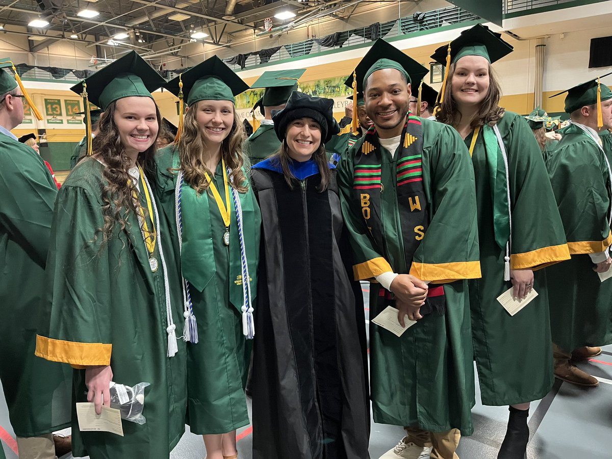 megrua's tweet image. Big day in the #RuaLab! Proud to have four students among the fabulous @wsu_cosm #WrightStateGrads from this years @wsubio group. We’ll miss them but so excited for their futures!