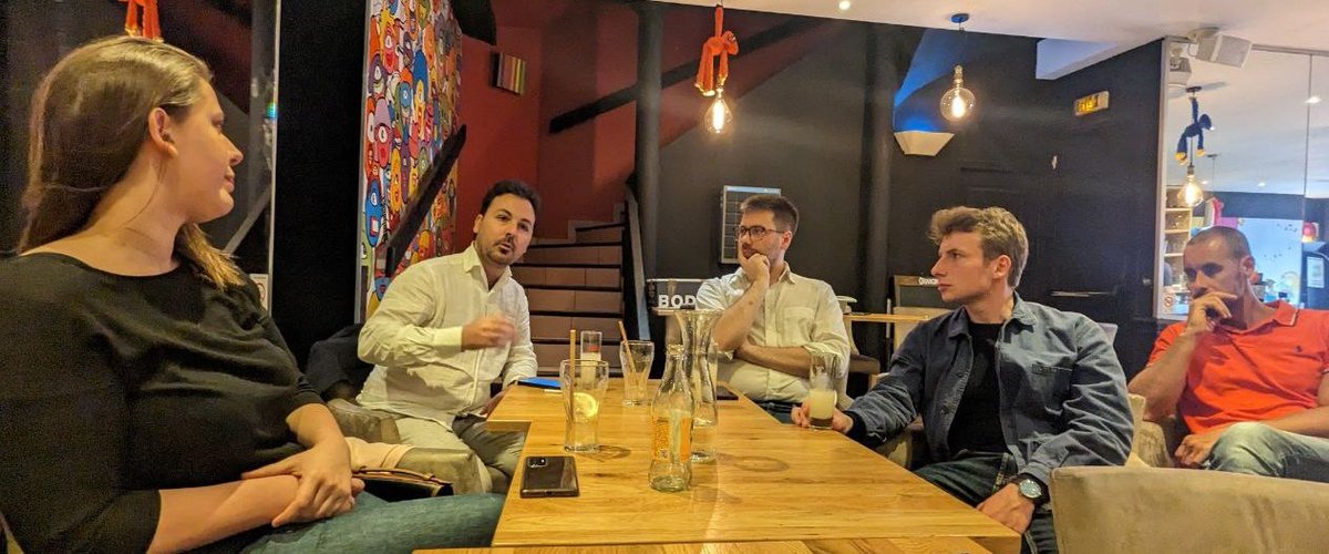 JulesPasquier18's tweet photo. 🌞 À Marseille avec les @JDemPACA qui ont élu @13nathancohen à la présidence régionale ! 💪

Merci à @AliceBernard06 pour son travail, à @syl_brunet, @PhilippeMichelK et aux militants @MoDem présents aujourd'hui 

Au boulot pour faire vivre nos idées centristes dans la région !🔥 https://t.co/fq9DVkk1iW