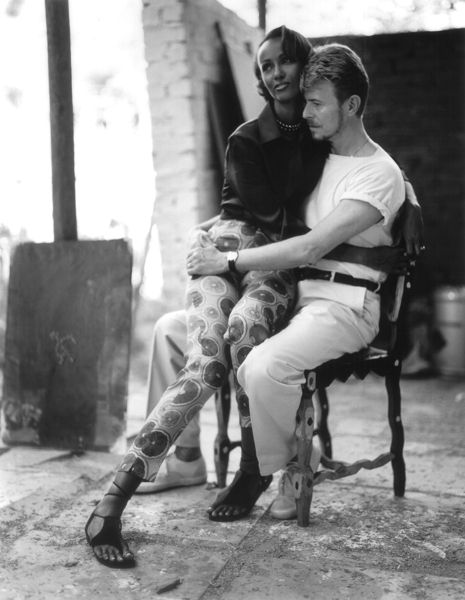 Claudestar2012's tweet photo. #DavidBowie &amp; #Iman - circa 1995 https://t.co/aXzj5IIIiC