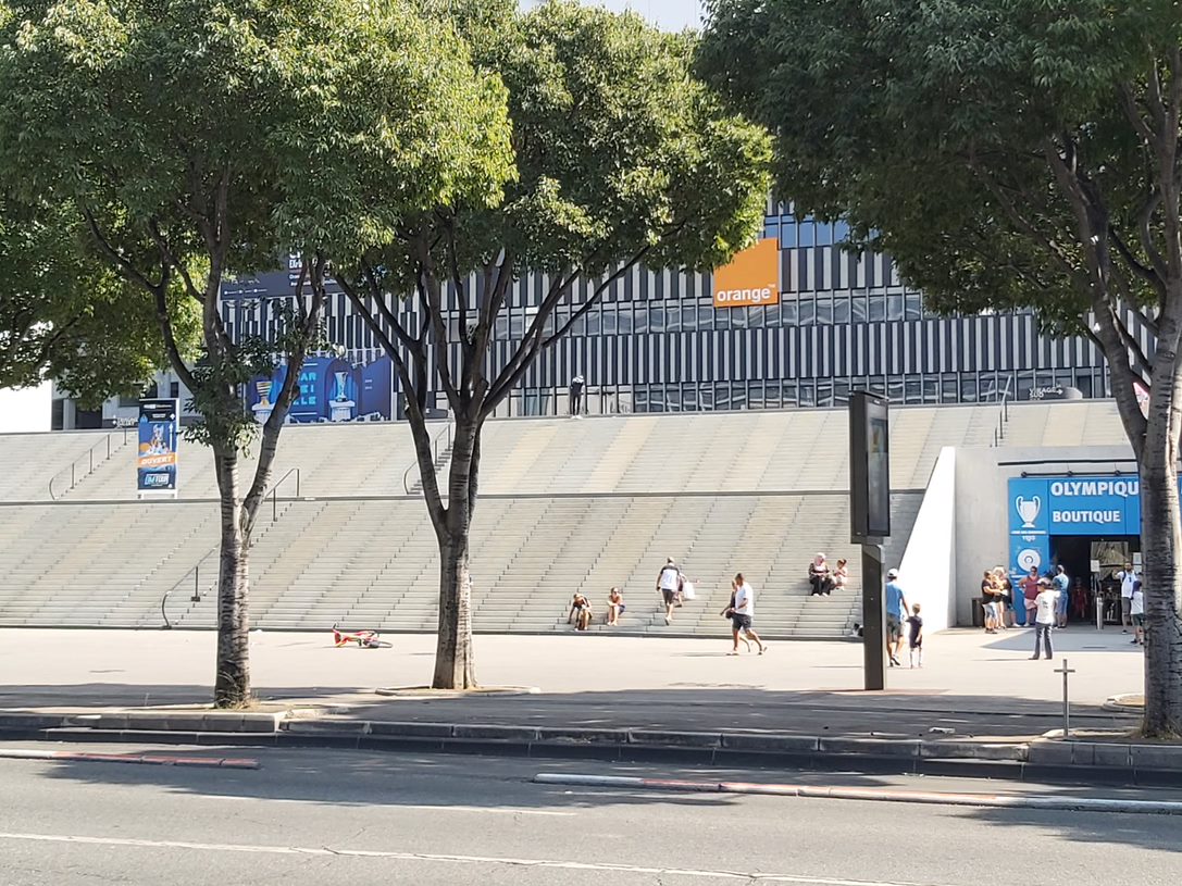 ⚠️ À l'attention des nombreux visiteurs qui portent l'OM dans leur cœur:

La belle saison et le soleil reviennent, de nombreux supporters de passages également.

Tous ces amoureux de notre Olympique Magnifique ne vivant pas dans la cité phocéenne peuvent être la proie d'une