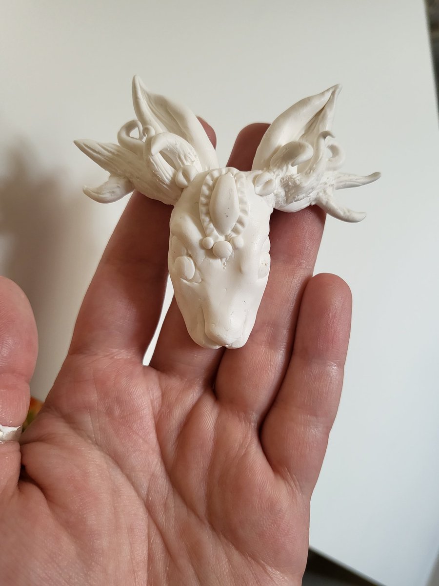 Moona_creations's tweet photo. Je continue les petit tests avec un Jackalope 🐇🦌

N'hésitez pas à RT pour partager l'atelier ❤️🌙

#fimo #clay #polymere #sculpture #faitmain #argile #bijoux #lapin #cerf  #collier https://t.co/6Rx8YSosFO