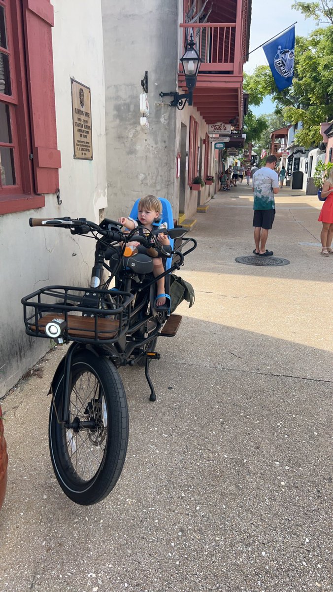 ColesEcoles90's tweet image. Saturday morning “doenit” run @RadPowerBikes @staugustine #bridgeoflions #staugustine #radwagon4 #dadwagon
