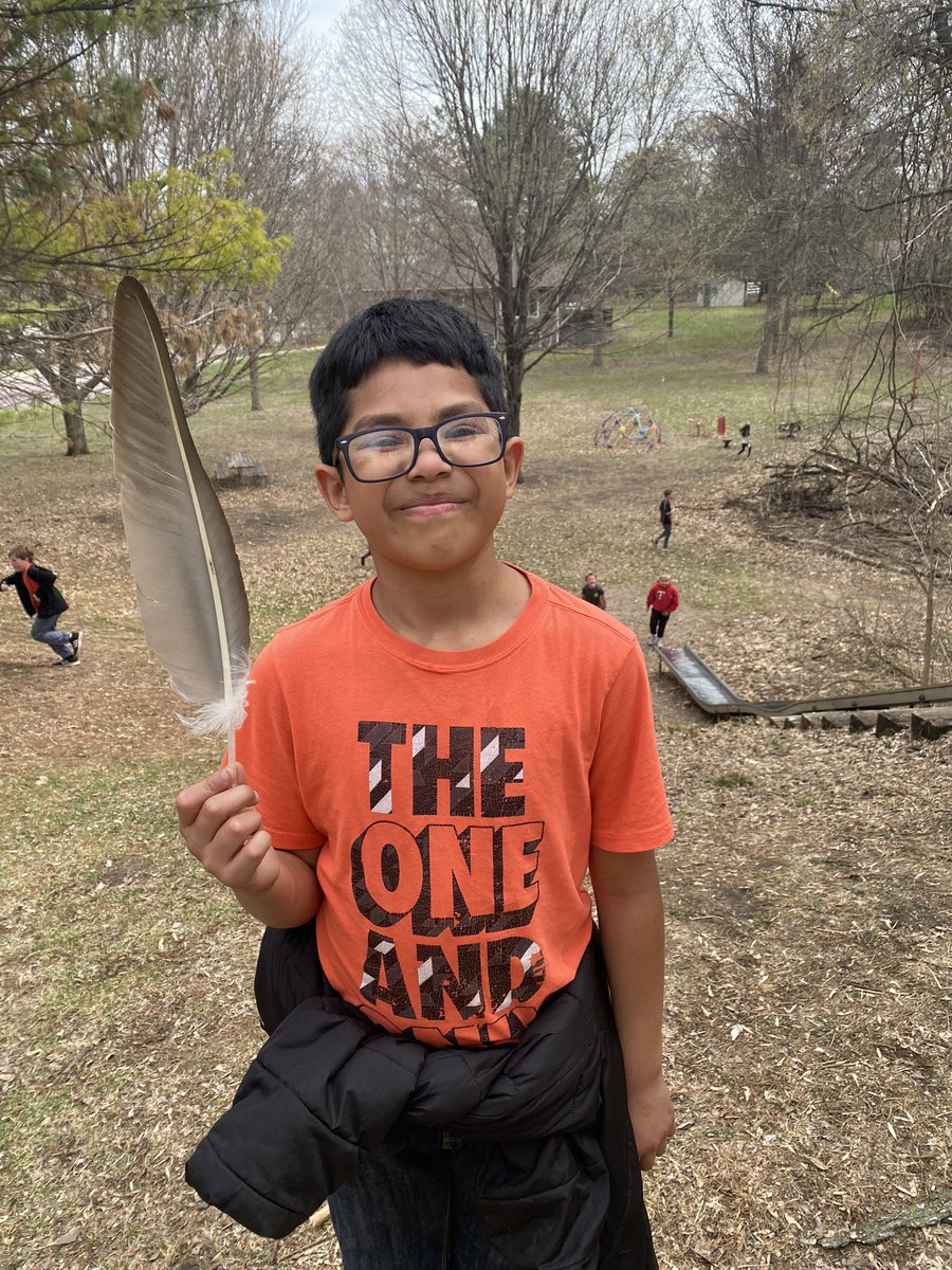 Cleaning up the park and trails around @NorthElem with <a href="/walters_corie/">Corie Walters</a> class! #fourthatNorth #leaders