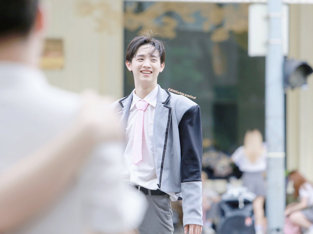 CONGotmymind's tweet photo. 230429 

Công xinh như thế này là phạm luật đấy nhé, phải bắt bỏ tù ngay
Bỏ vào nhà tù hình trái tim

#CONG #콩  #NGUYENTHANHCONG #kopsskops https://t.co/84O9hbVnB9