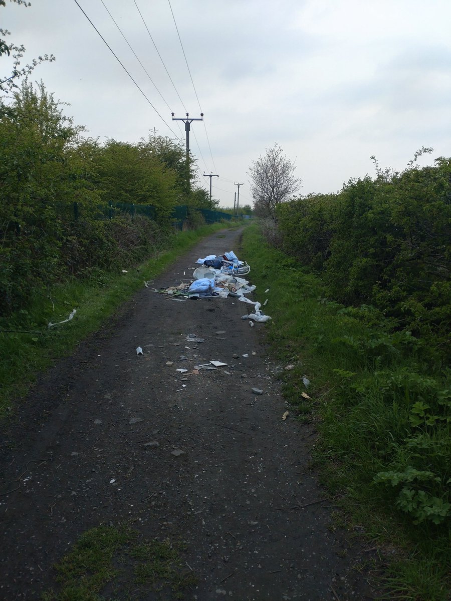 SamGravilLandD's tweet photo. @HSODarren lots of flytipping on the public footpath between the bottom of Storrs hill and the bottom of Healey road. https://t.co/yBG1c4msQm