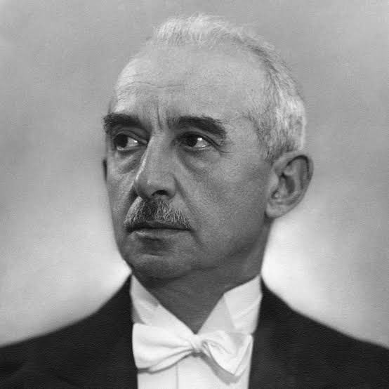 berilingo's tweet photo. “Zulüm yapan adam dalkavuğa muhtaçtır ve dalkavuğa itibar eder”
1950 İsmet İNÖNÜ Meclis konuşmasından. https://t.co/hmGo3ejX0f