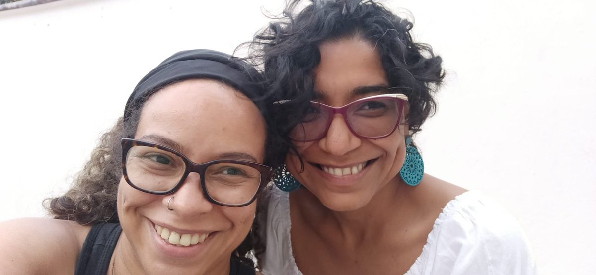 LaCaballero's tweet photo. Cumpleaños de mi hermanita @mercehnell. De su vida y su mirada singular, todos los aprendizajes. Hoy celebro su existencia, su poder y vitalidad.
«Lo nuestro es celebrar la vida y hacer lo justo para volver a ver toda la belleza que en ella hay». NMO. #Merceditas #Melocotoncito https://t.co/3XV50PERZV