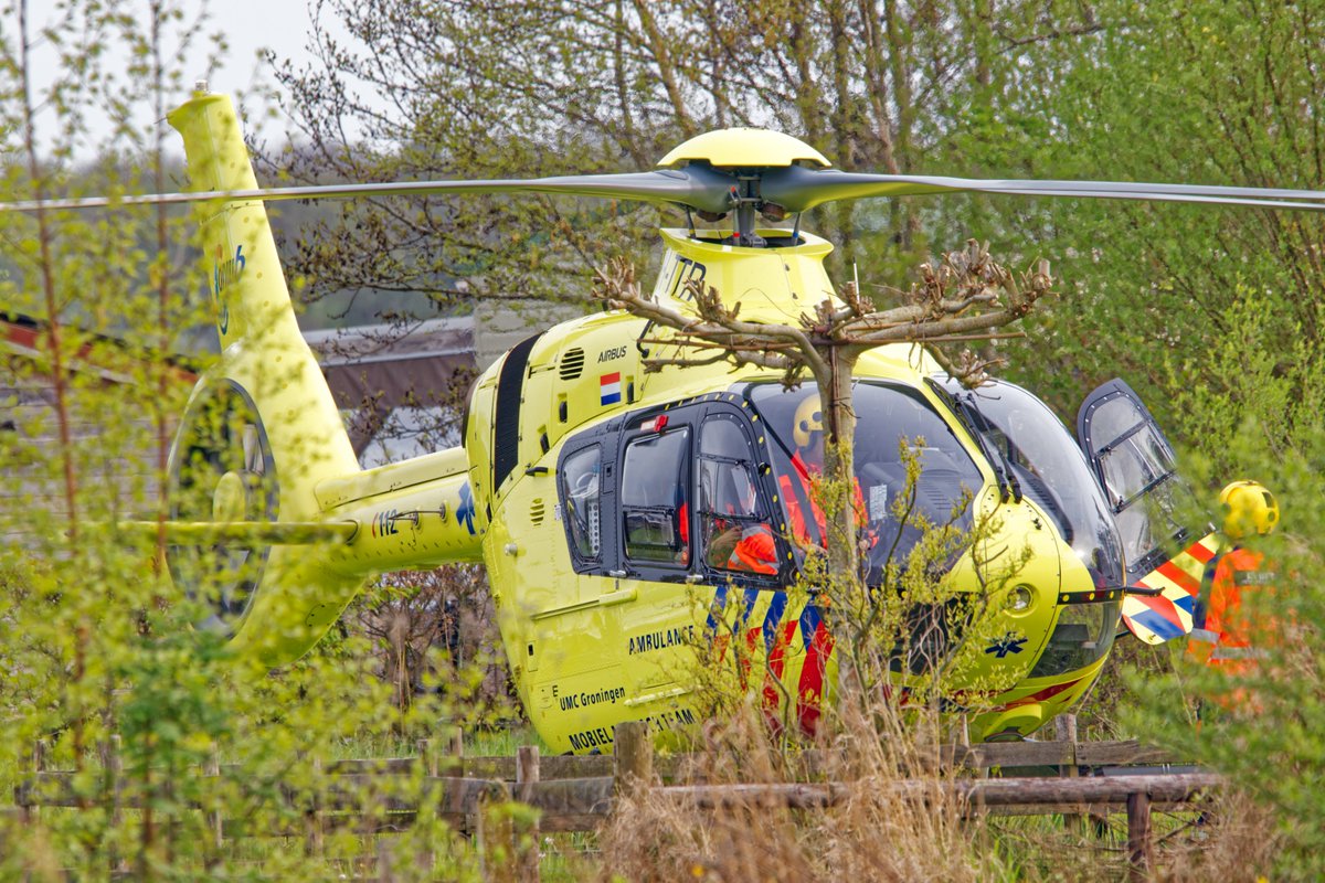 rubenoosterman_'s tweet photo. 🚁Vertrek van PH-TTR "LIFELN4" vanaf inzet #Wanneperveen https://t.co/T0B2jZyoR4