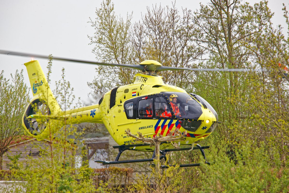 rubenoosterman_'s tweet photo. 🚁Vertrek van PH-TTR "LIFELN4" vanaf inzet #Wanneperveen https://t.co/T0B2jZyoR4
