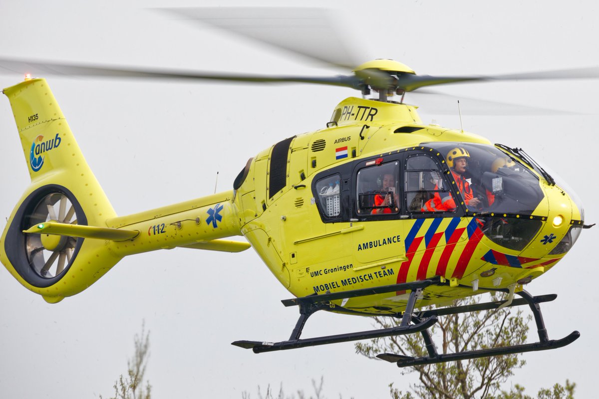 🚁Vertrek van PH-TTR "LIFELN4" vanaf inzet #Wanneperveen