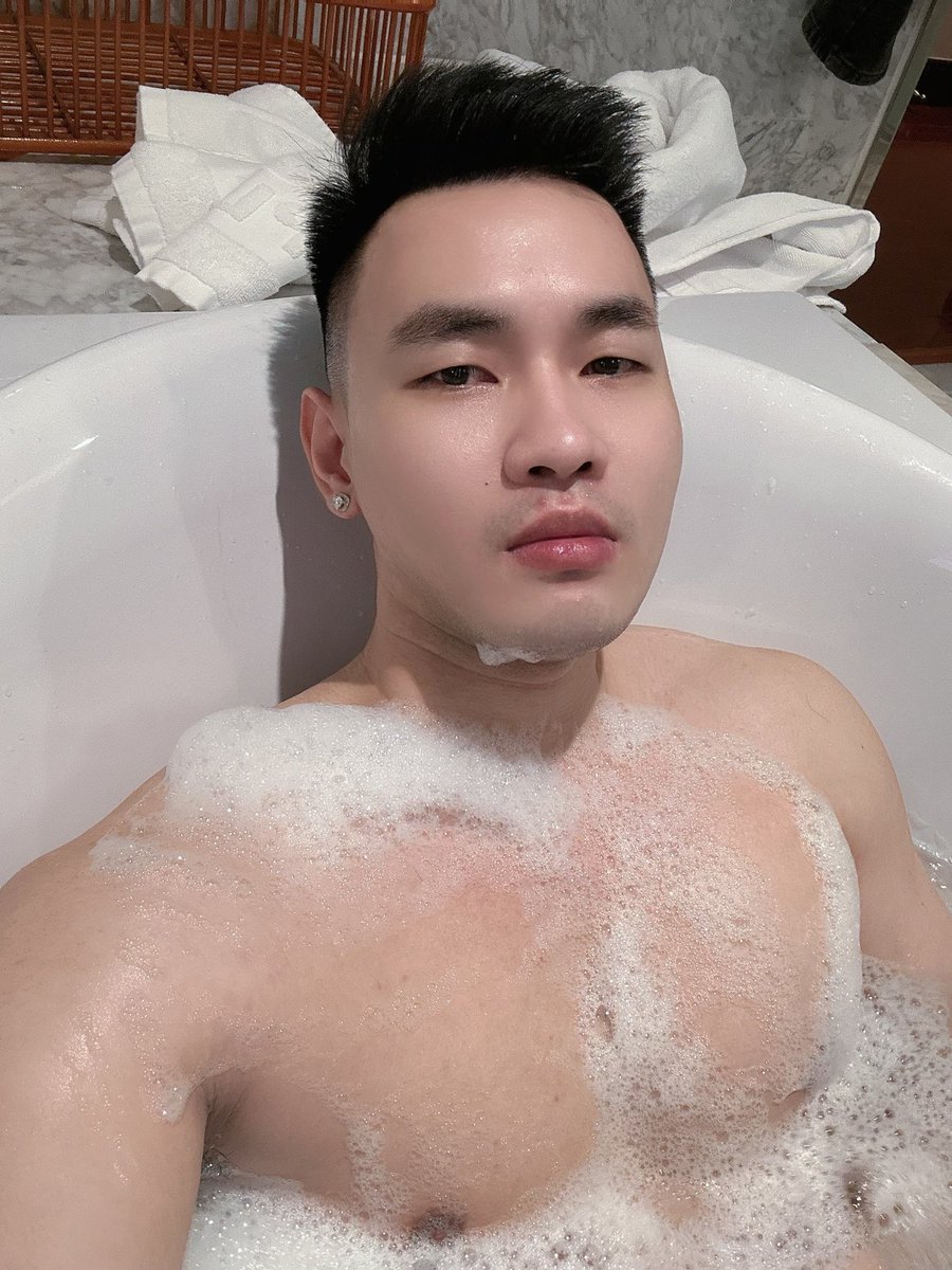 HLee0204's tweet photo. Hạ nhiệt mùa hè 🥵 https://t.co/YM2w6nzetd