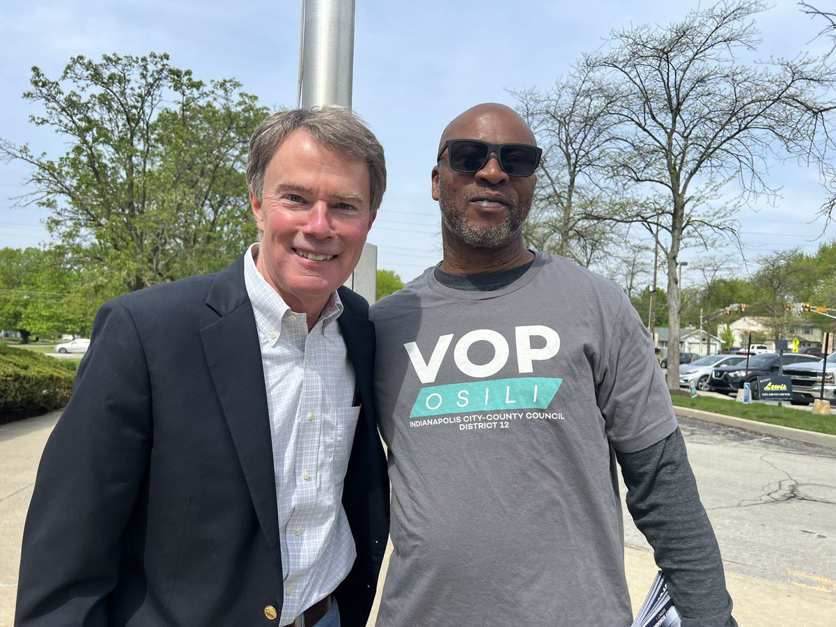 MayorJoeForIndy's tweet photo. Weโre getting out the vote on the west side!
Mayor Joe is with Leader @MaggieALewis at the Pike Library Branch connecting with neighbors. ๐ณ๏ธ
#WeNeedJoe #MayorJoeforIndy https://t.co/tfunV4L64y