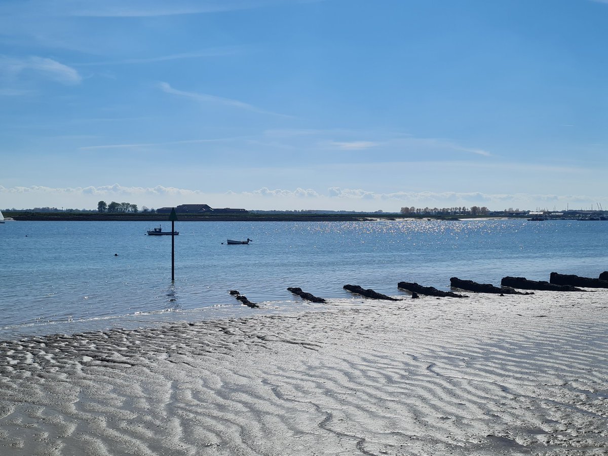 Victoria_H_W's tweet image. Hello, Burnham 😍

#BurnhamonCrouch #RiverCrouch #Water