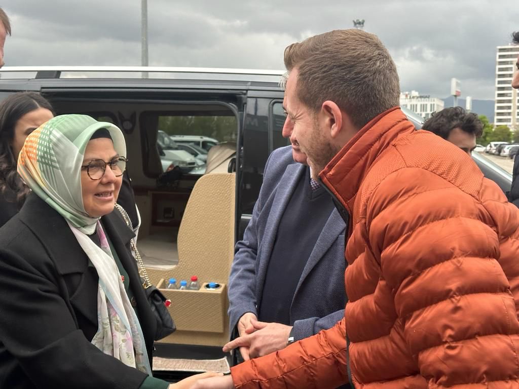 gencakkocasinan's tweet photo. AK Parti Kayseri Milletvekili adaylarımız Sn. @aysebohurler , Sn. @denizcagan_dmc İlçe Gençlik Kolları Başkanımız Sn.@izzetsacmaci ve Teşkilat Mensuplarımız ile Kayseri Yöresel Ürünler Fuarını ziyaret ederek vatandaşlarımızla bir araya geldik. https://t.co/TZ4Im0caAB