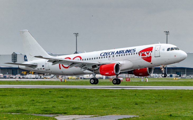 georgibidenko's tweet photo. ČSA zdvojnásobily svoji flotilu. Opět provozují dvě letadla. Celý článek:
https://t.co/4chV7n7iQm
@CzechAirlines @PrahaIN_CZ #flyok #flyfromprg https://t.co/wBlN1ZMiMm